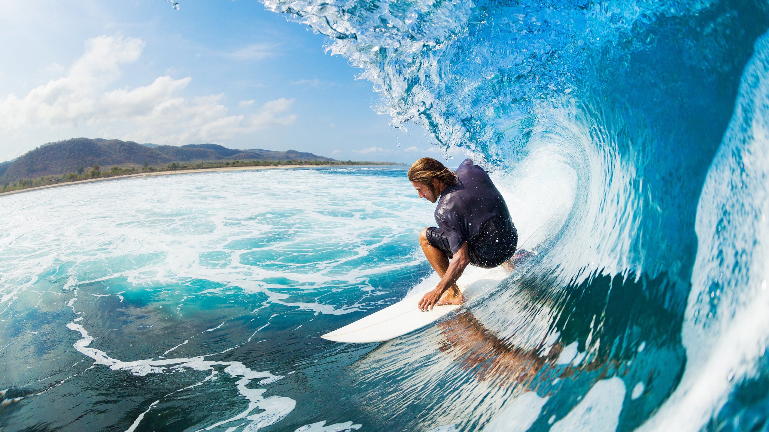 “沙滩合球：天府新区沙滩赛场带来新运动风潮”